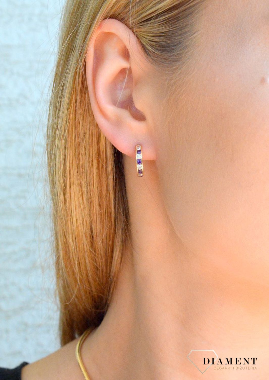 Złote kolczyki koła wysadzane fioletowymi i białymi cyrkoniami KL 1269E.jpg